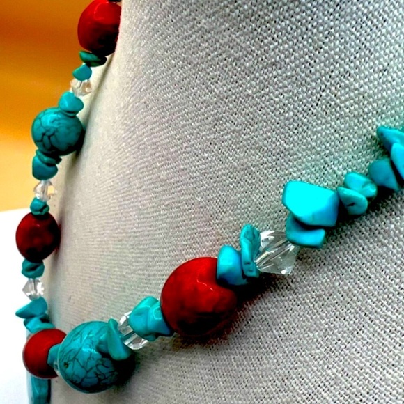 Turquoise Howlite & Red Beaded Necklace With Cross Pendant. N37 - Picture 4 of 9